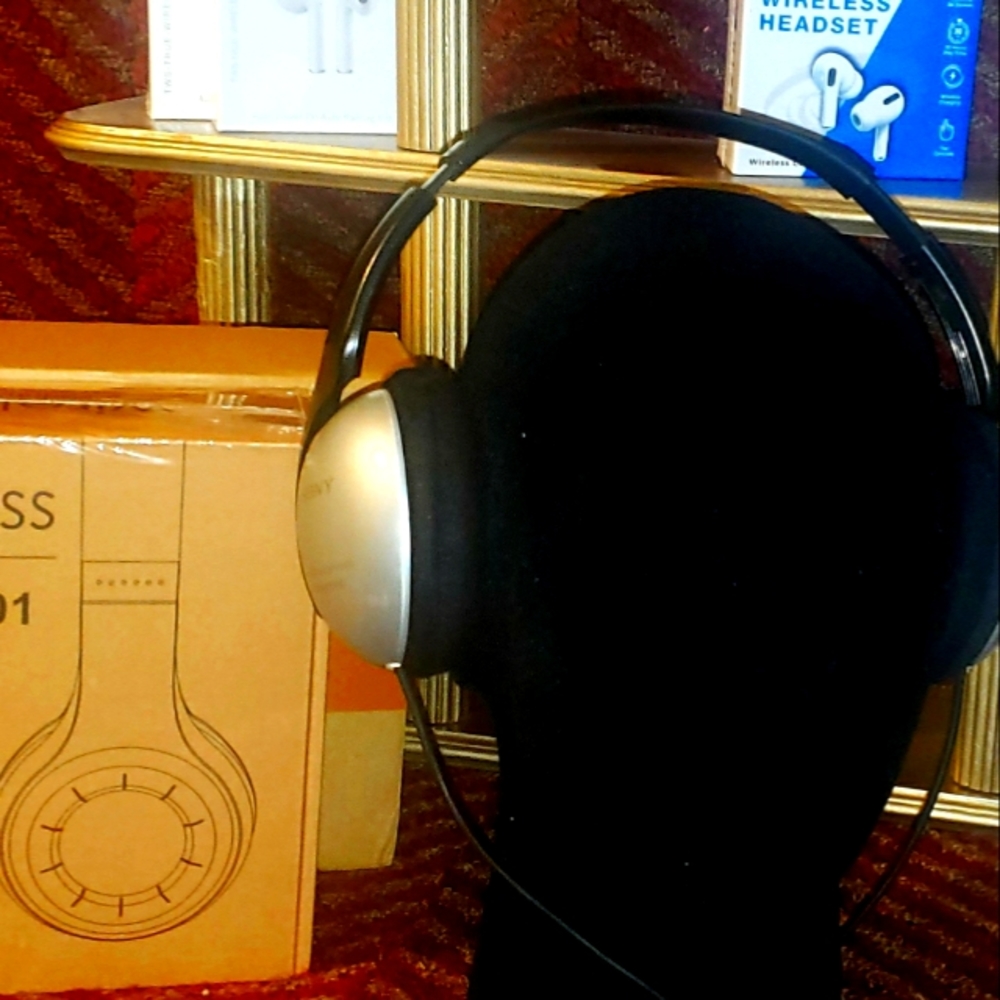 High Quality Bluetooth Headphones and Earbuds